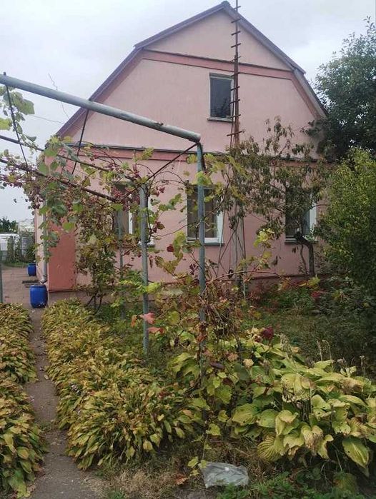 Будинок-термос в Баришівці біля залізничного вокзалу