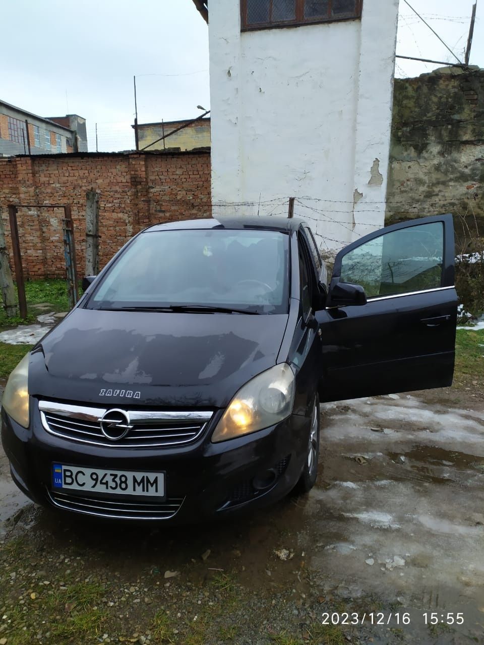 Opel.     Zafira