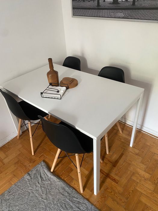 Vendo mesa branca de jantar