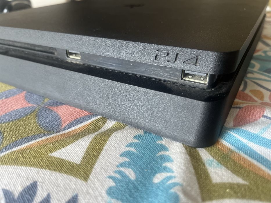 Playstation 4 Slim 1Tb