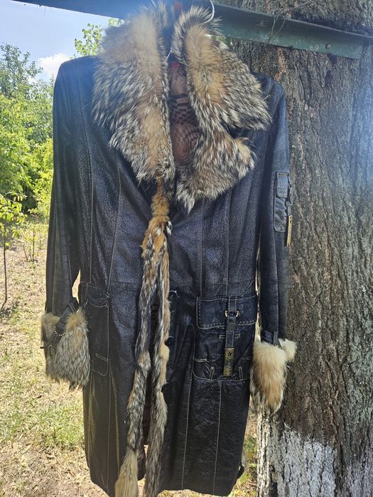 Жіноче шкіряне пальто