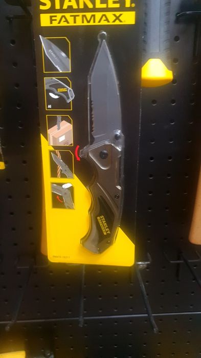 Ніж FatMax STANLEY FMHT0-10311 80мм і формою заточування полусеррейтор