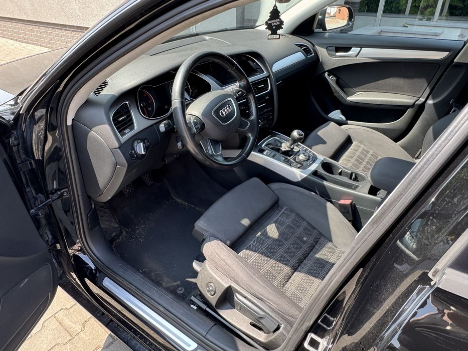 AUDI A4 B8 2.0 TDI Lift Xenon Manual