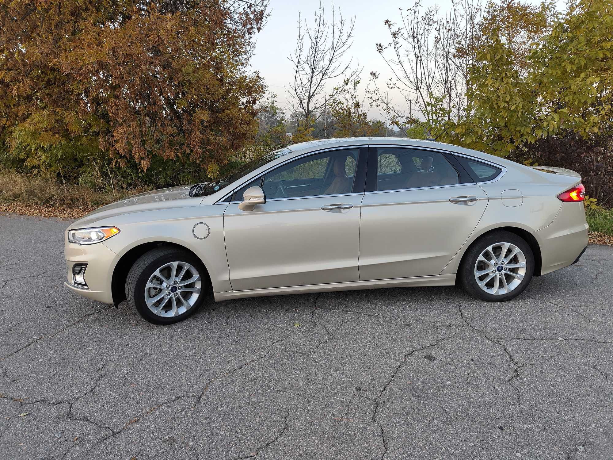 Ford Fusion Energy PlugIn Hybrid Titanium
