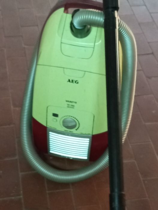 Aspirador AEG ,estado como novo