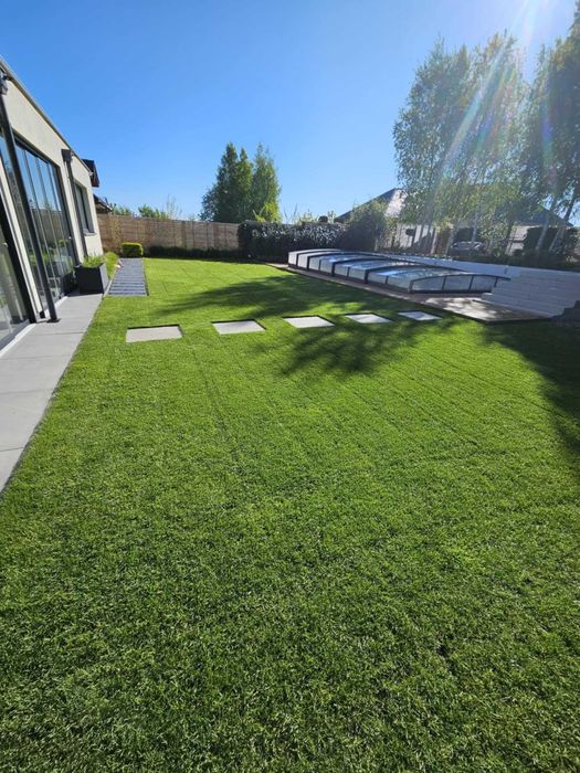 Trawniki - ogrody - niwelacja terenu - glebogryzarka separacyjna