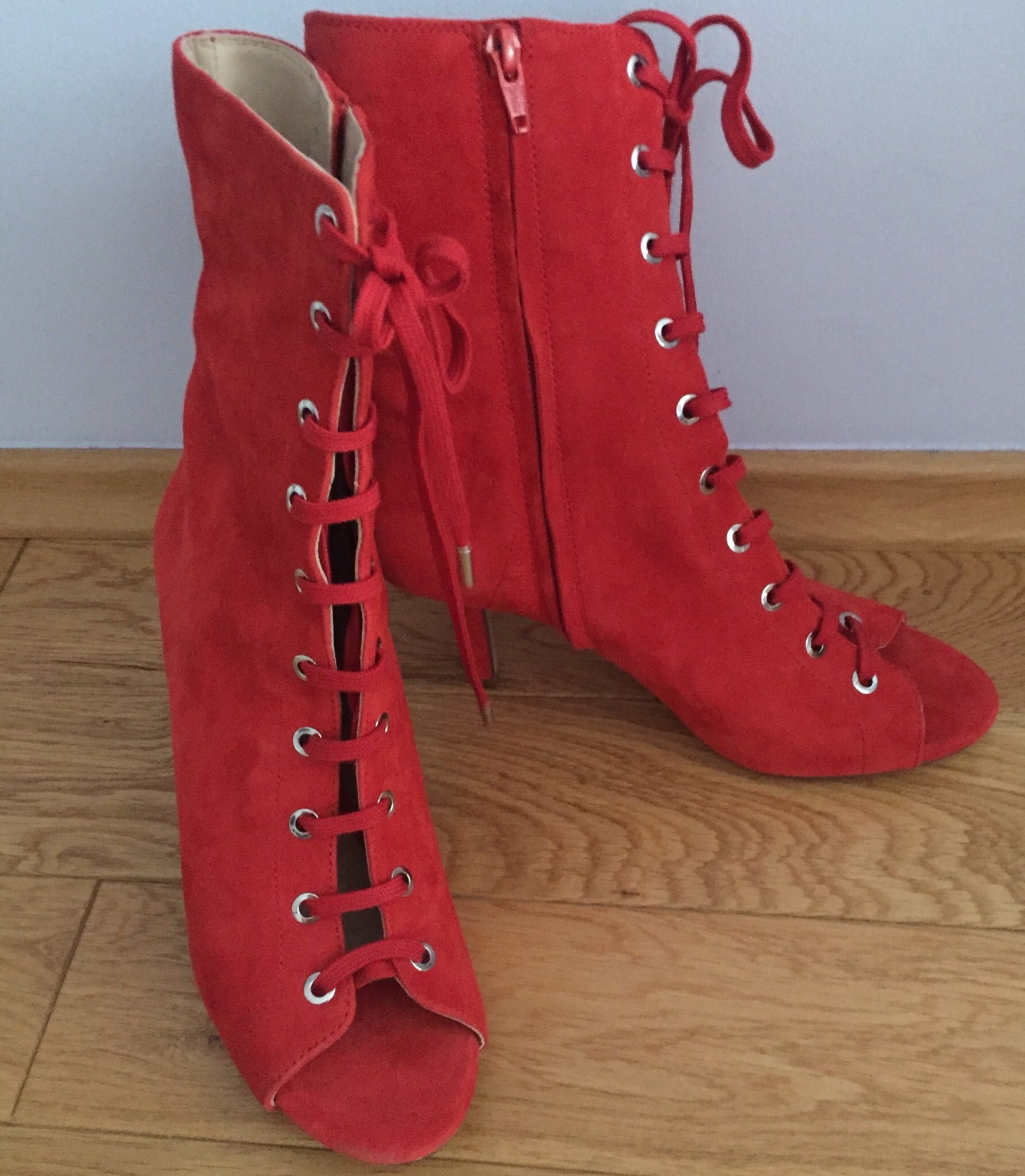 Botki czerwone sandały