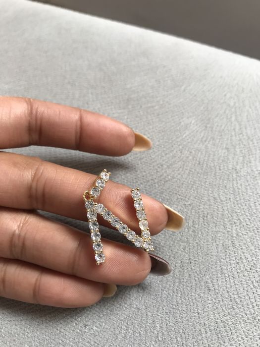 Pendentes letras douradas com brilhantes p/ colar