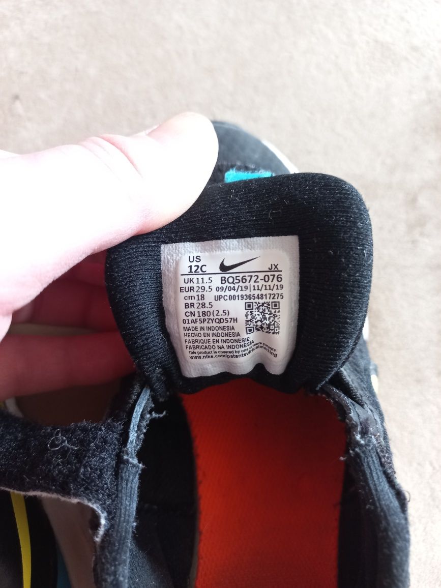 Кросовки Nike размер 28.5