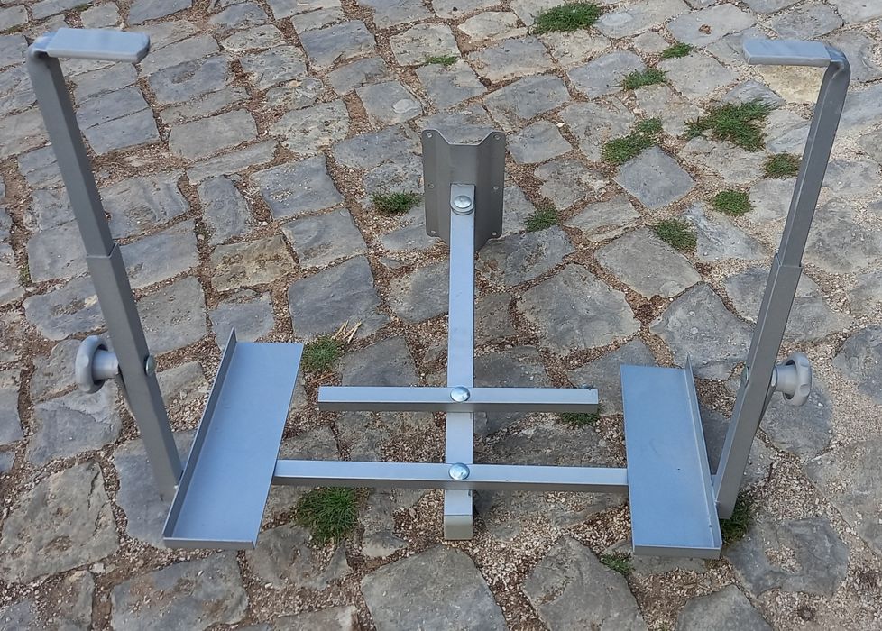 Suporte para tv antiga.