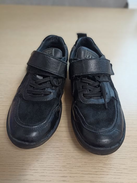 Дитячі кросівки шкіряні