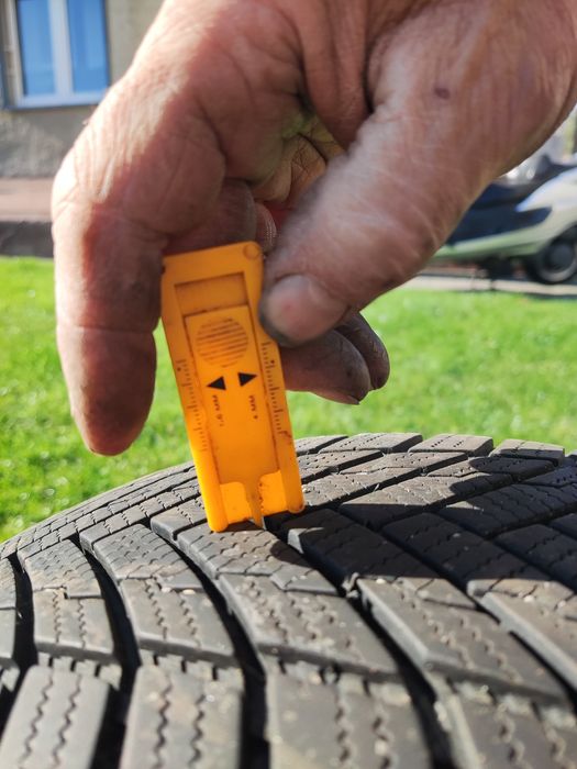 Opony zimowe 175/55R15 oraz 185/55R15