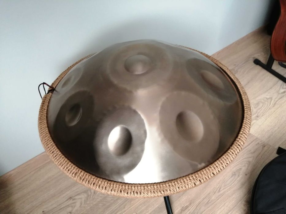 Handpan hangdrum 9-tonowy 22" z pokrowcem i statywem