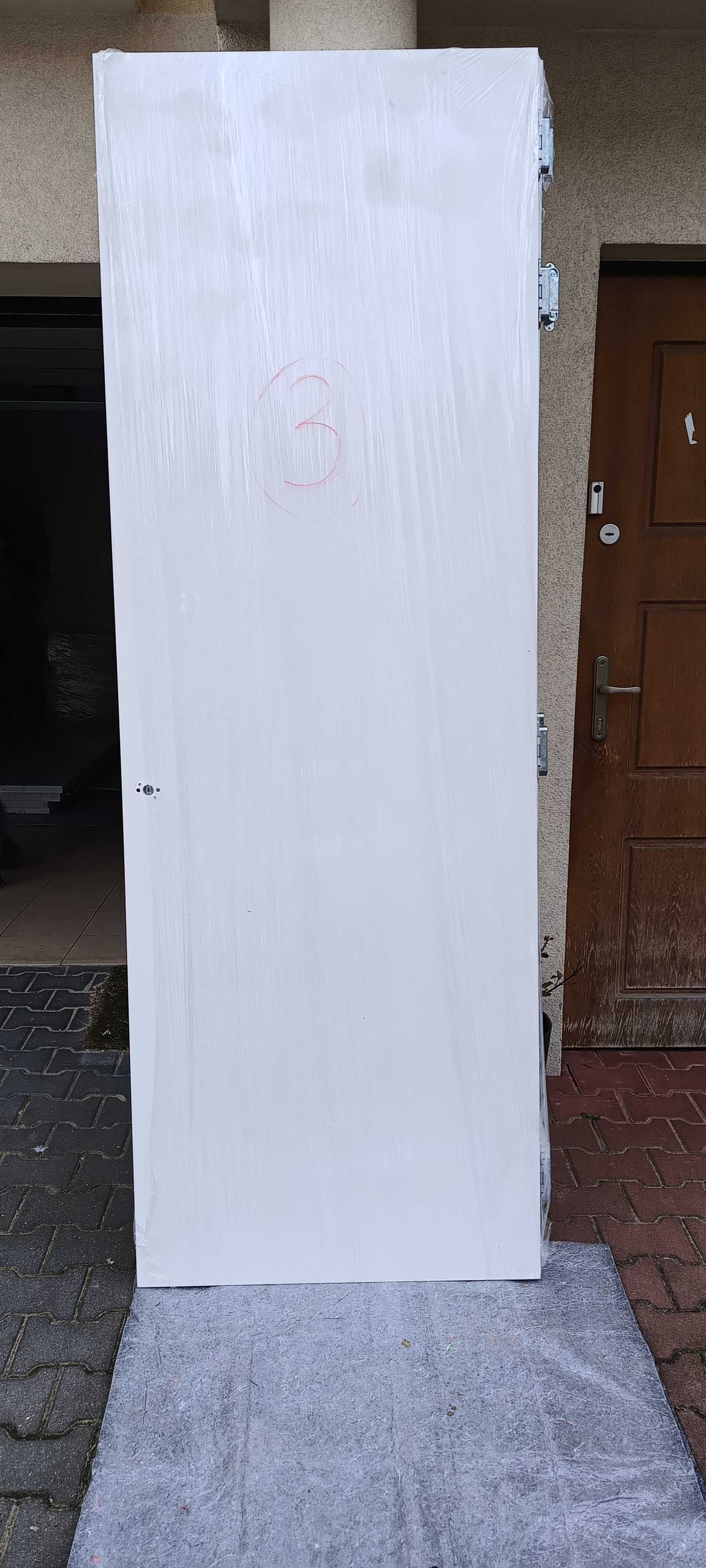 Drzwi wewnętrzne z apartamentu w Hiszpanii "The View Marbella"