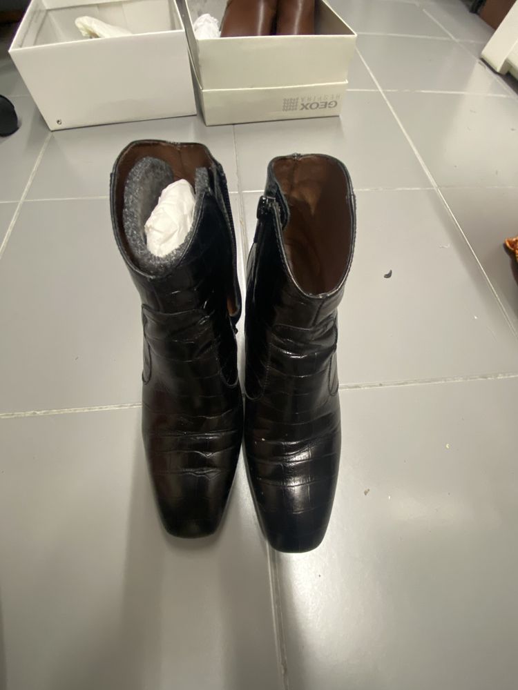 Botins senhora - como novos. Numero 39