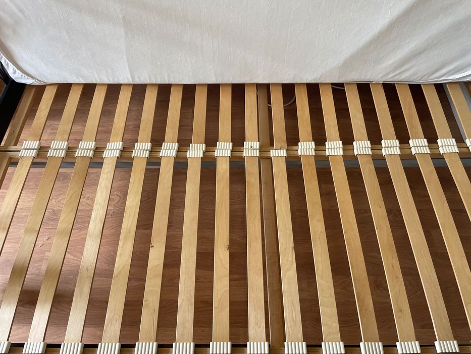 Cama Ikea Noresund 140x200 cm ,dois quadros de ripas 70x200 cm