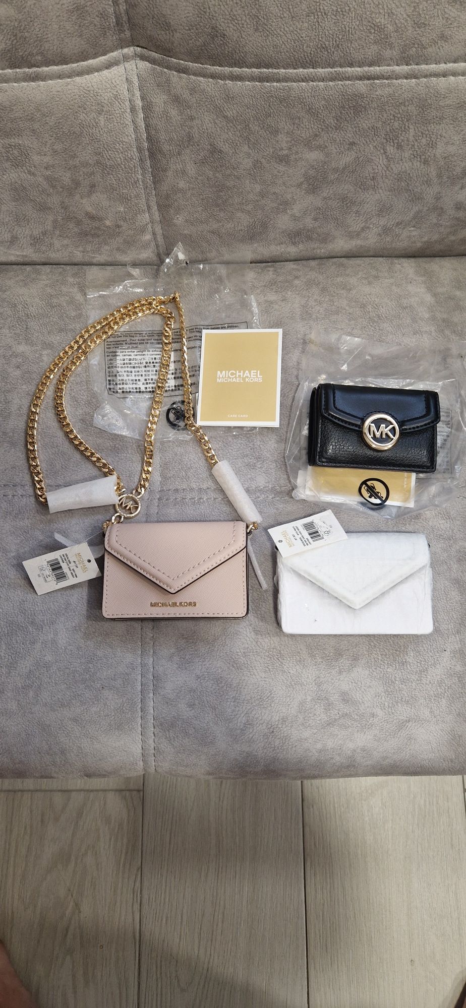 Сумка мини Michael Kors оригинал белая,12×8×2см в упаковке!