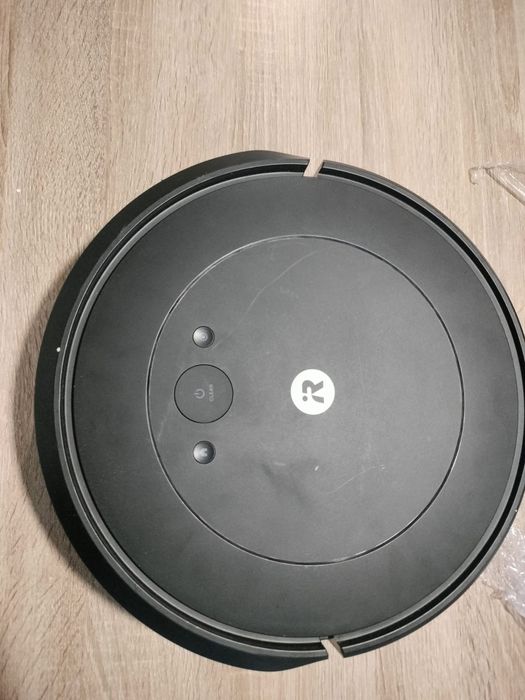 Aspirador robot pouco uso