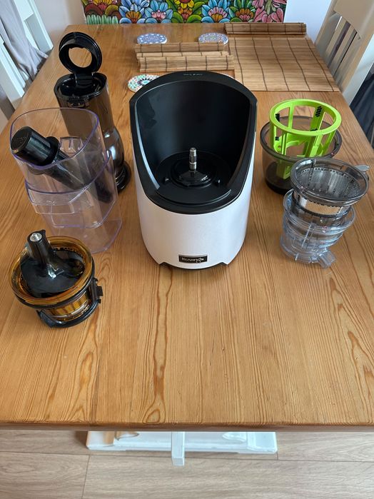 Wyciskarka wolnoobrotova Kuvings Evo820 biała w pełni sprawna