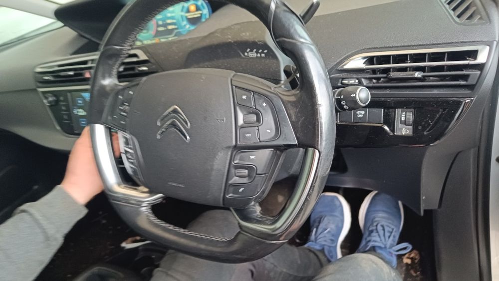 Разборка авторозборка шрот запчастини Сітроен С4 Пікассо 2014 р 1.6hdi