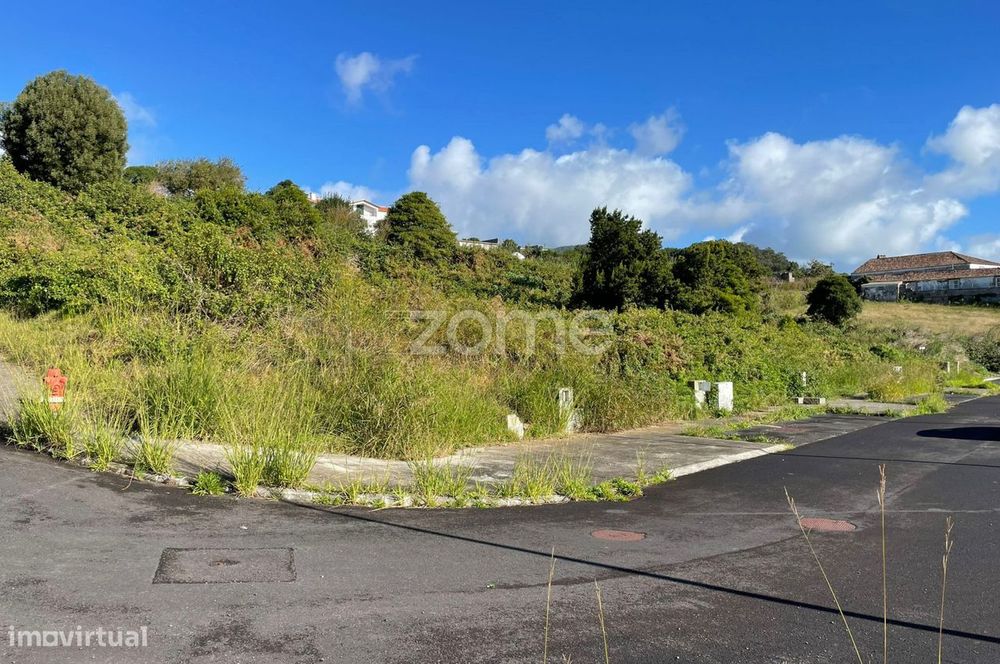 Lote 4 em Angra do Heroísmo
