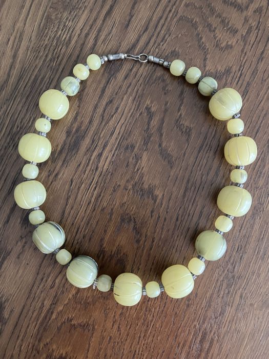 Bransoletki, wisory, luźne korale