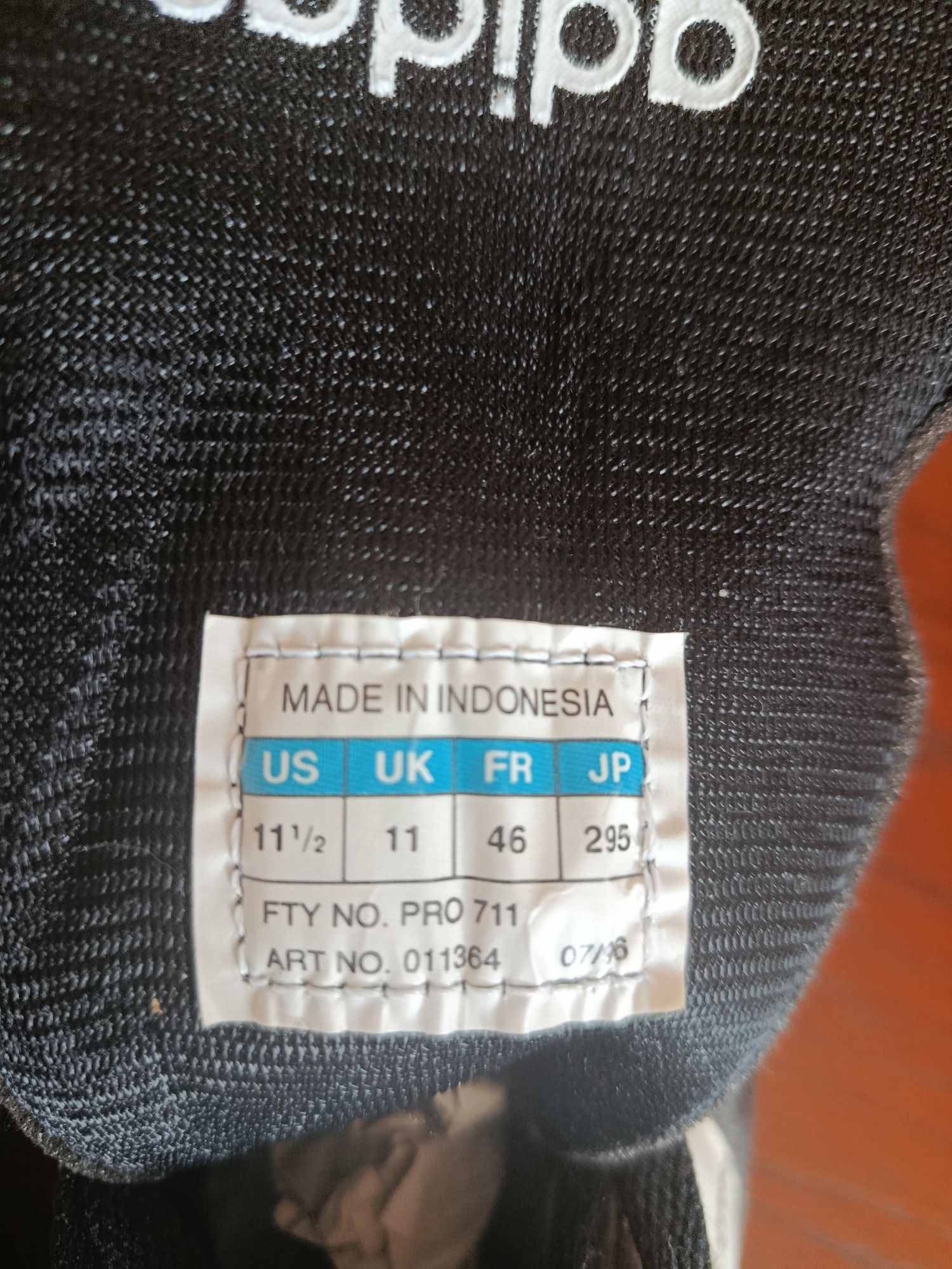 Нові фірмові буци кросівки  adidas 43 розмір