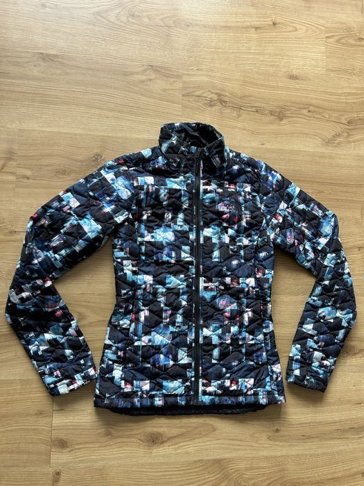 Жіноча куртка вітровка The north face