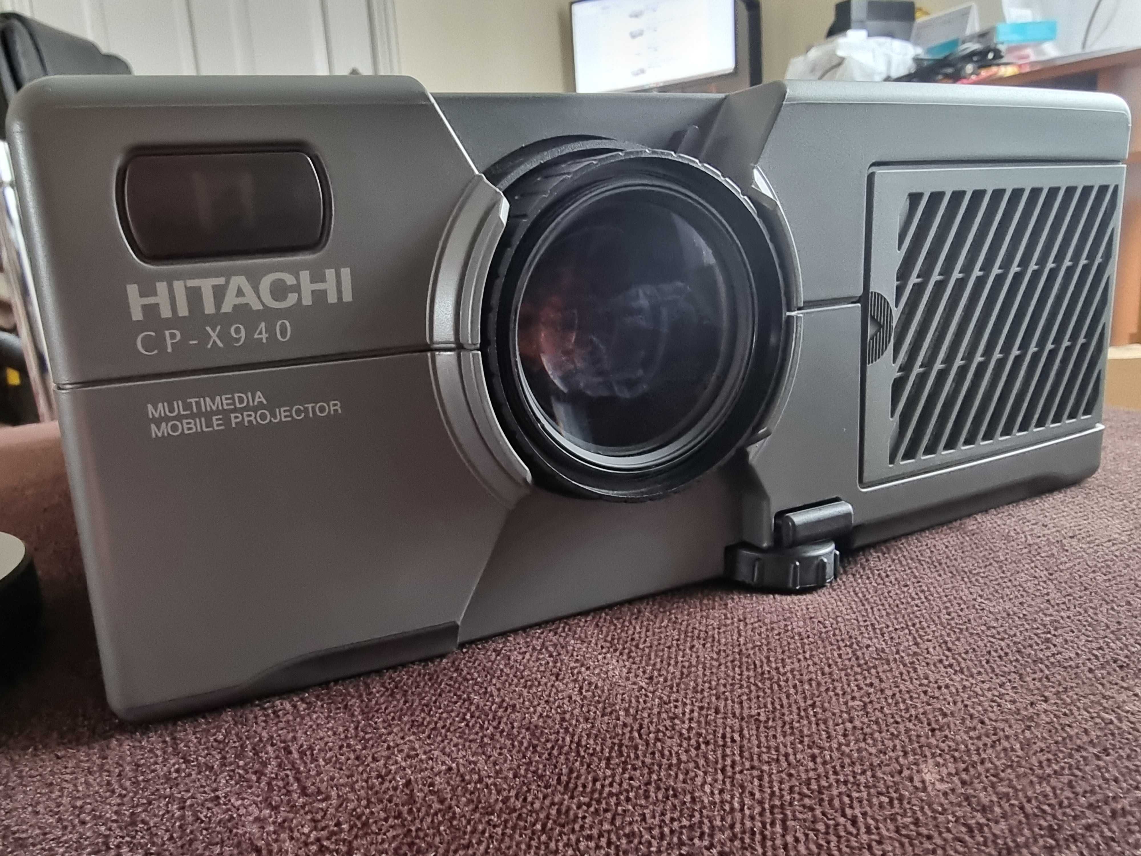 Projektor LCD Hitachi CP-X940 w dobrej cenie. Zobacz!
