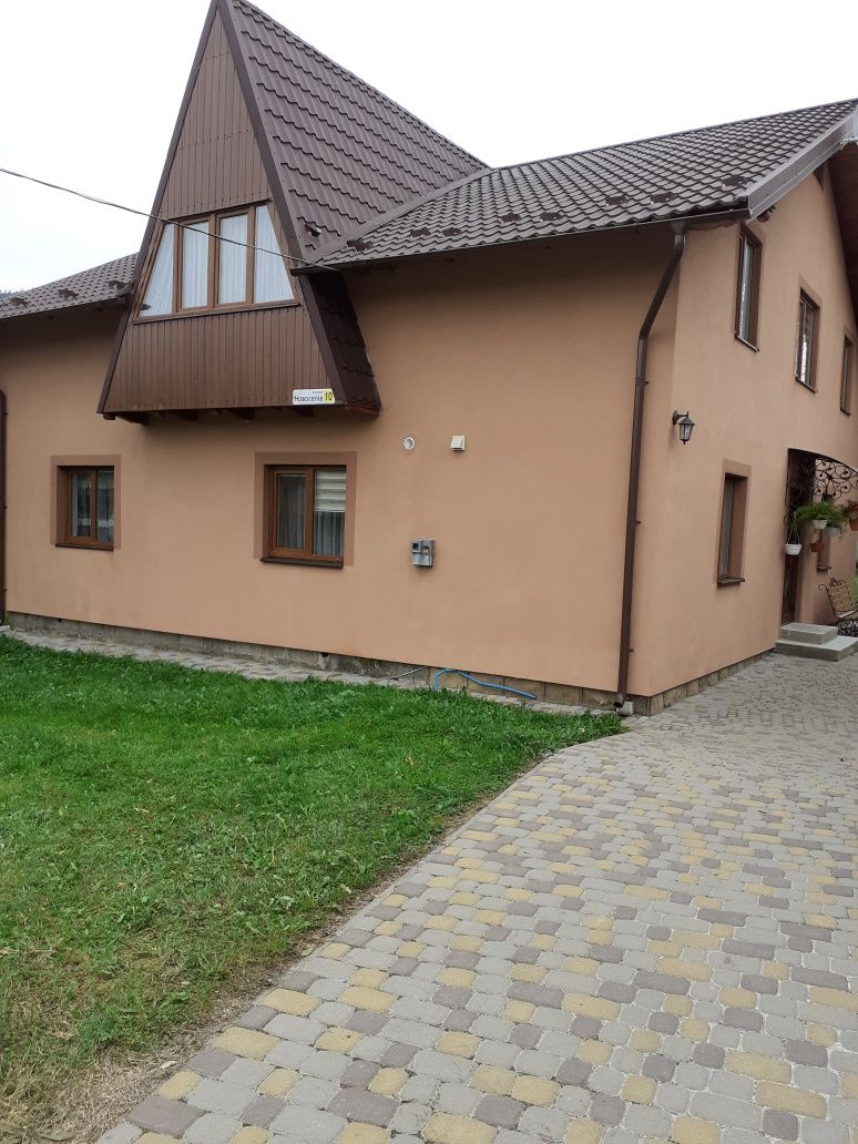 Оренда котеджу в Карпатах біля гір
