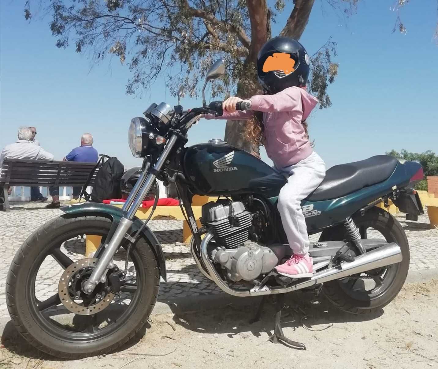 Honda cb 250 two fifty