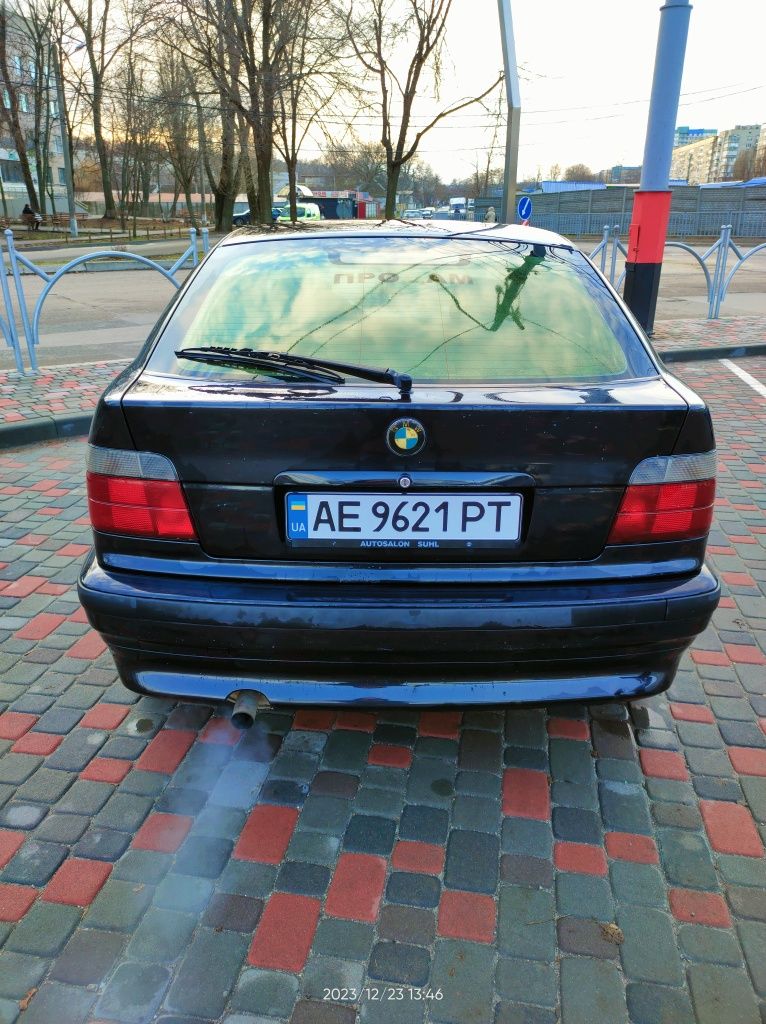 BMW 316i. E 36 Compact