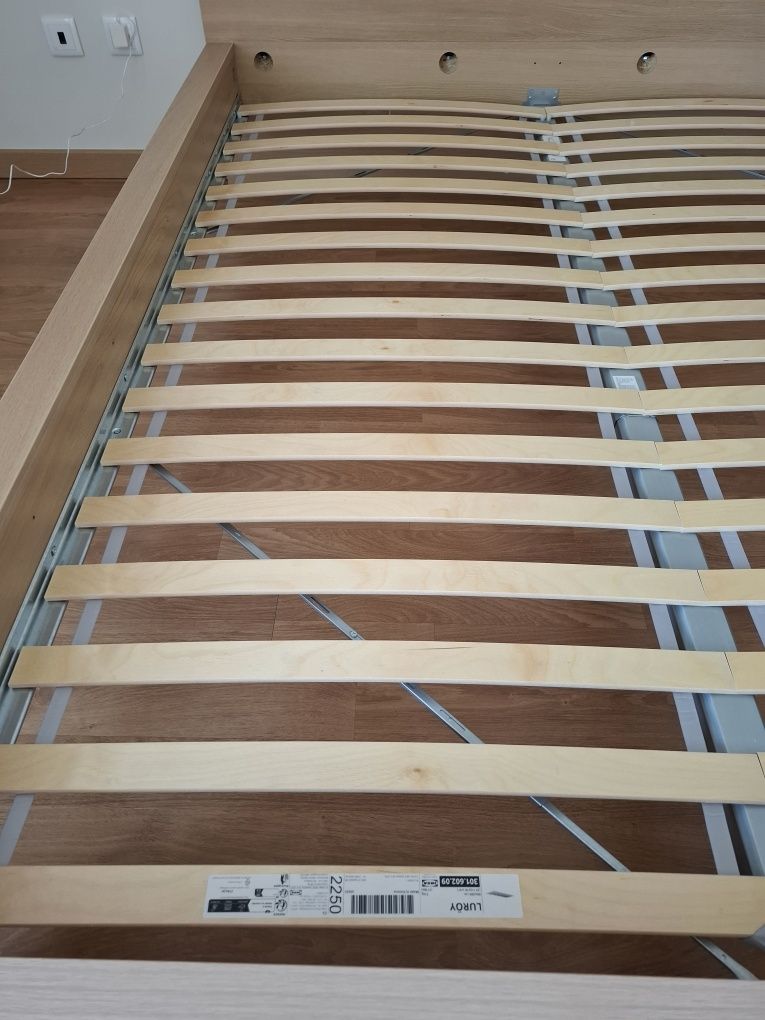 Cama Ikea Malm 160x200cm c/ estrados e colchão
