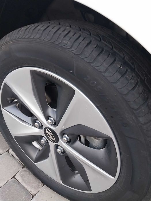 Автомобіль Hyundai Ioniq