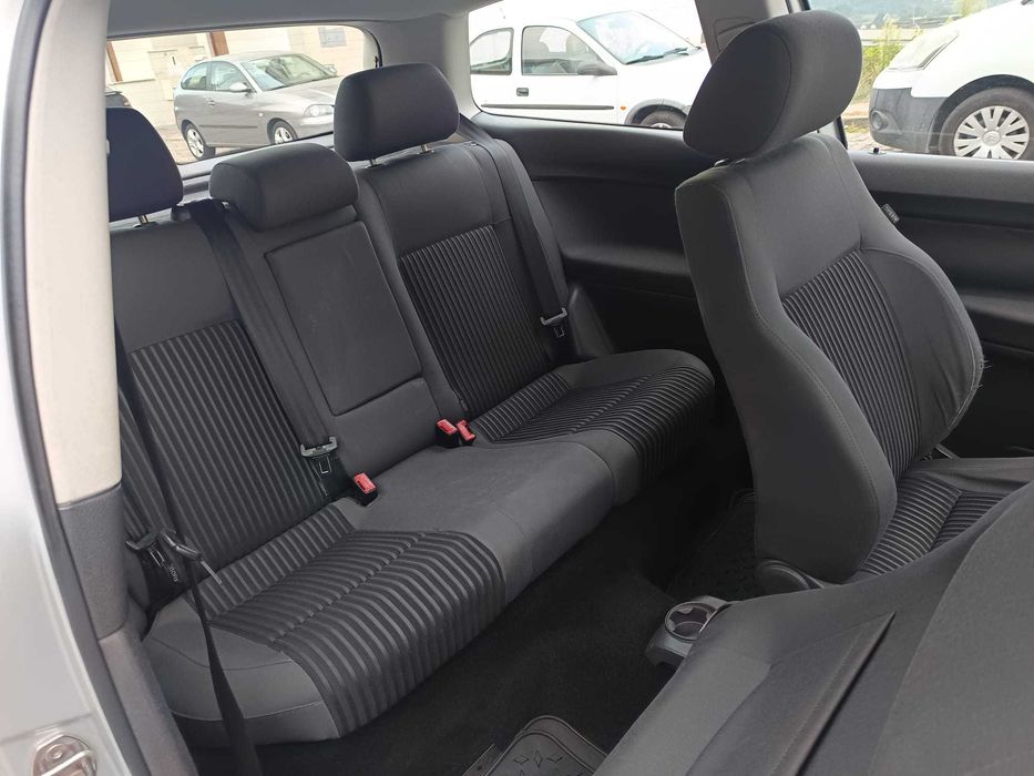 POLO Cinza Semi Novo