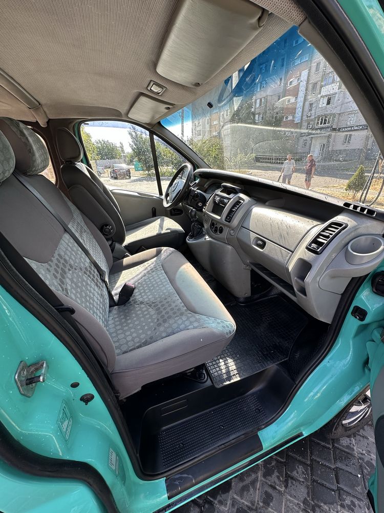 Продам Opel Vivaro 2006 рік