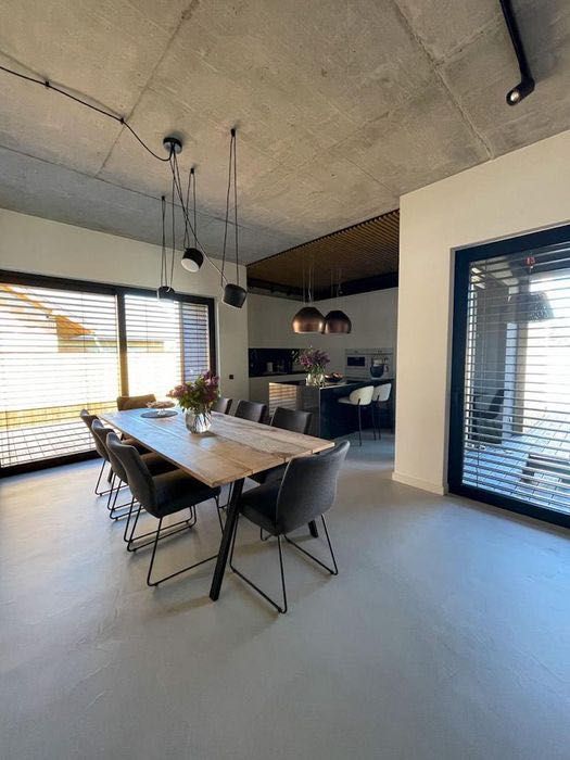 Mikrocement, posadzki, ściany, schody, łazienki z mikrocementu, montaż