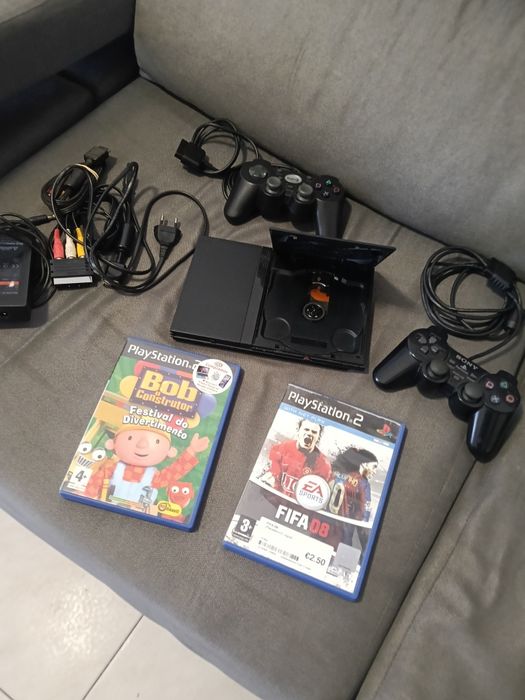 Play station 2 com jogos e comandos