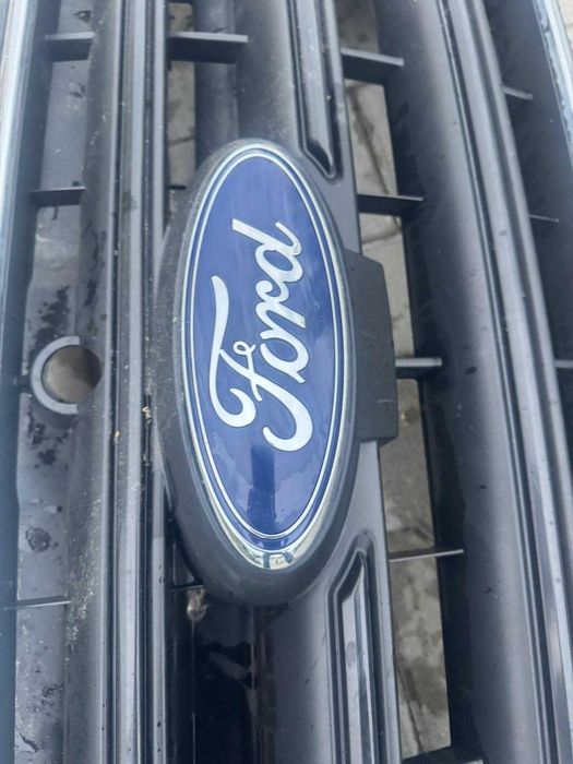 Atrapa-grill-stelarz Ford Transit MK8 Lift bez uszkodzeń