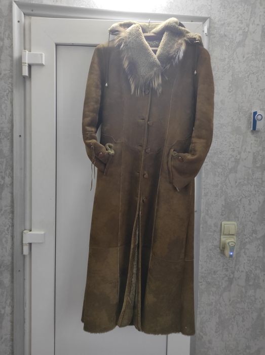 Зимова дублянка з капюшоном
