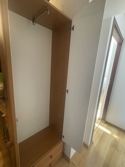 Szafa do przedpokoju  olcha miodowa stan bardzo dobry