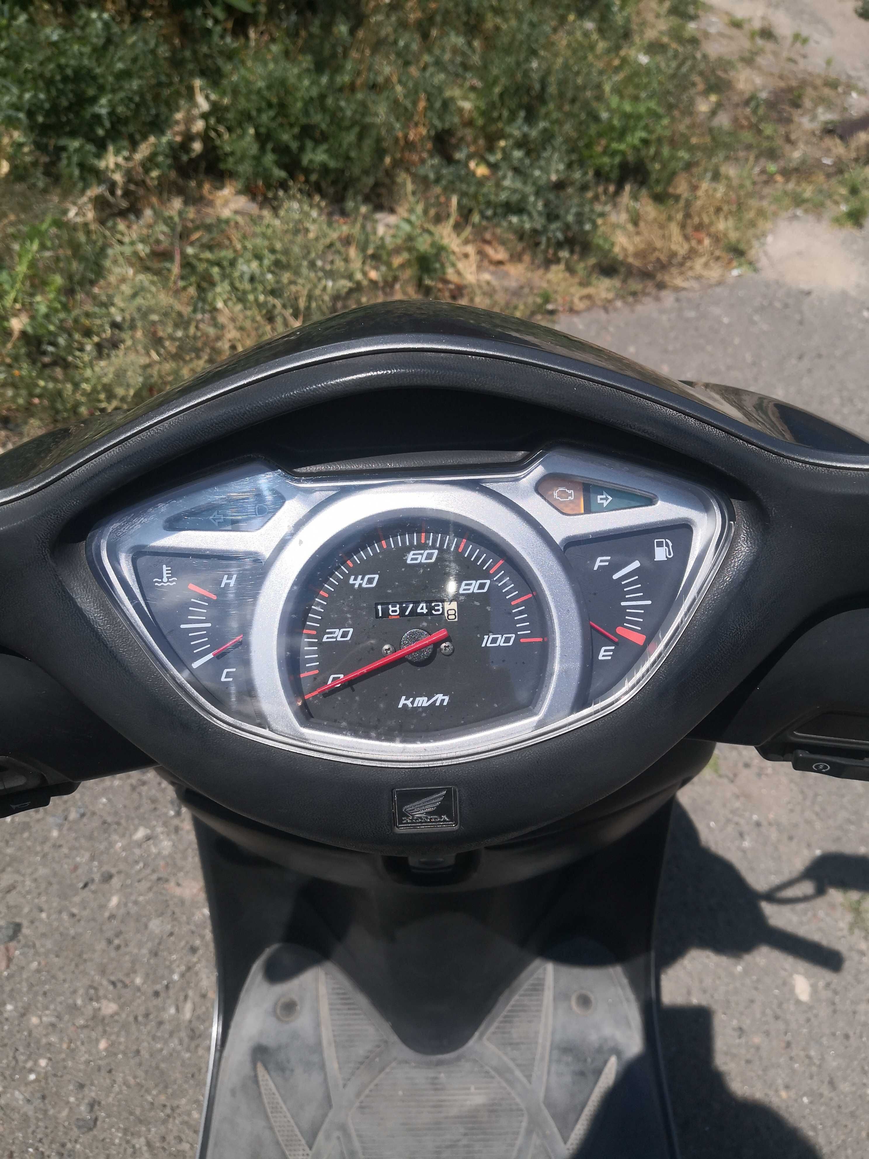 мопед Honda Lead