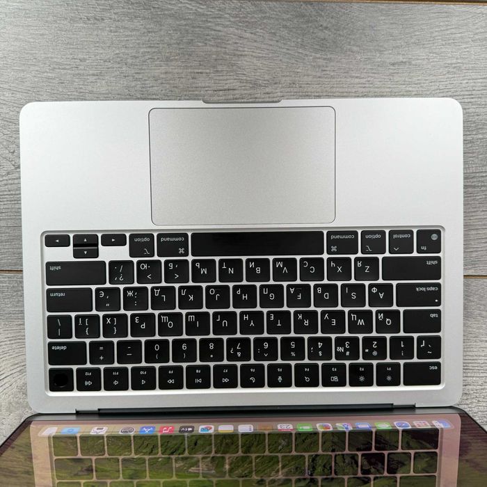 Ноутбук Apple MacBook Air 13 2022 Silver (M2|16Gb|256Gb SSD|8 GPU)