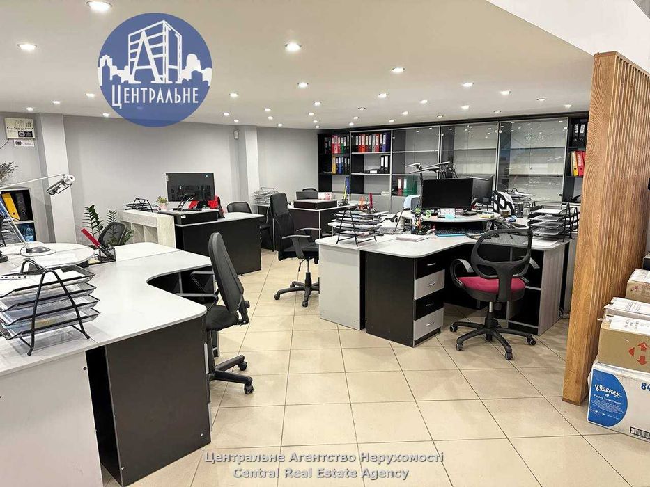 Оренда просторого кабінетного офісного приміщення в центрі, 8€/м.кв.