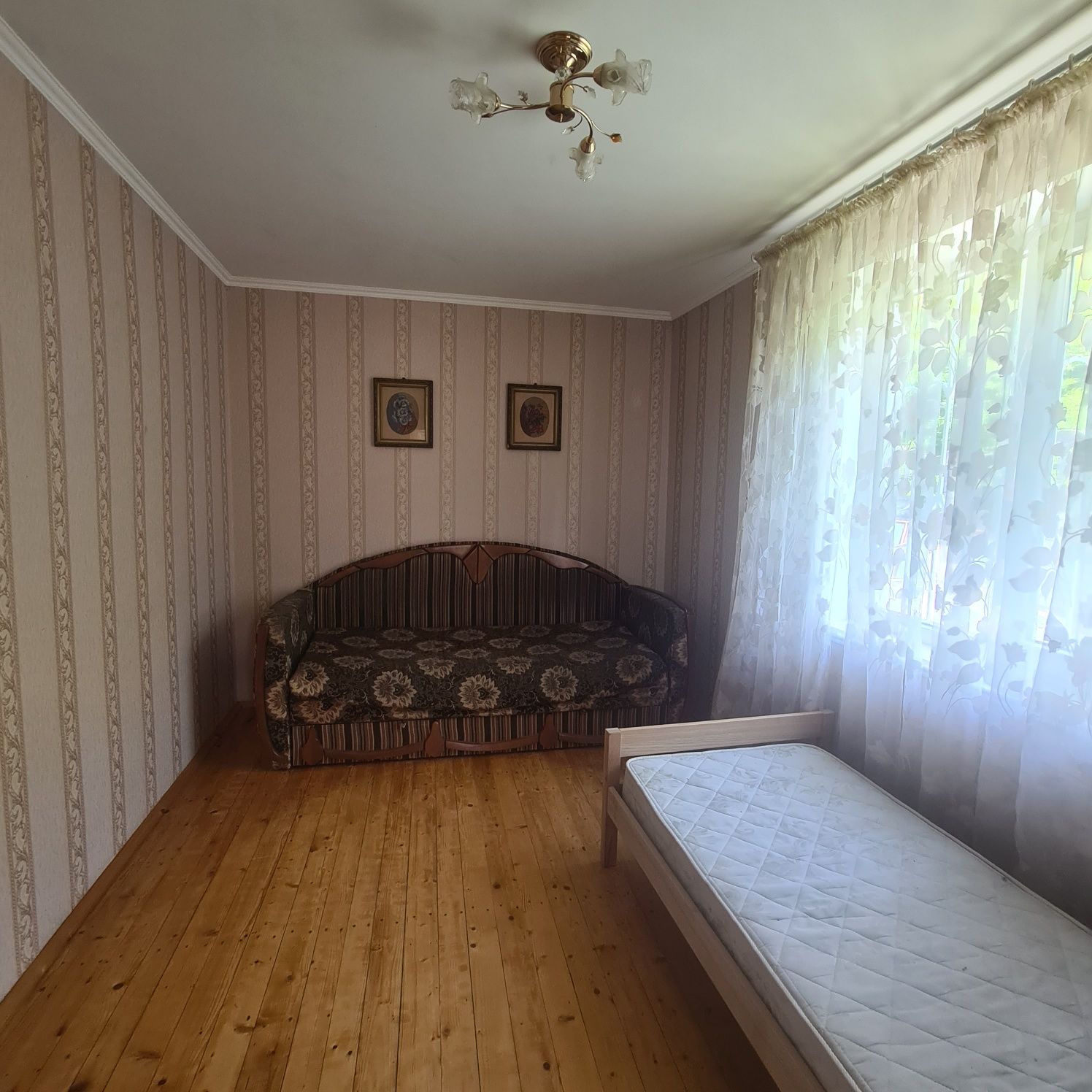 Продається дачний будинок в м.Берегове 1700м від Жайворонку