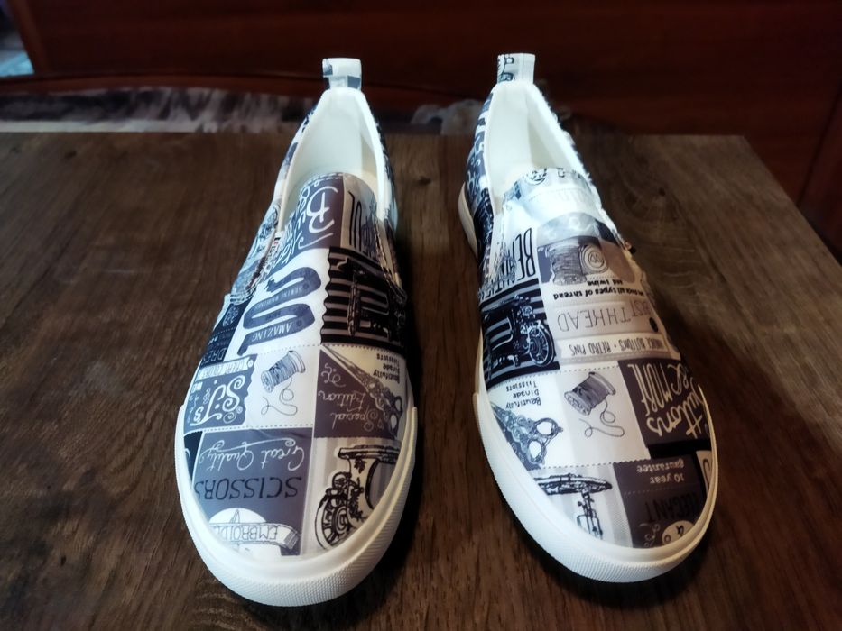 Слипоны- газетный принт, 38р.