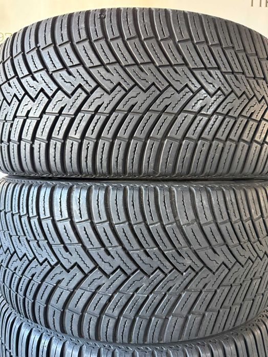 Всесезонні шини 225/40/18 та 255/35/18 Pirelli, всесезонные шины R18