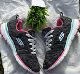 Жіночі кросівки Skechers розмір 40