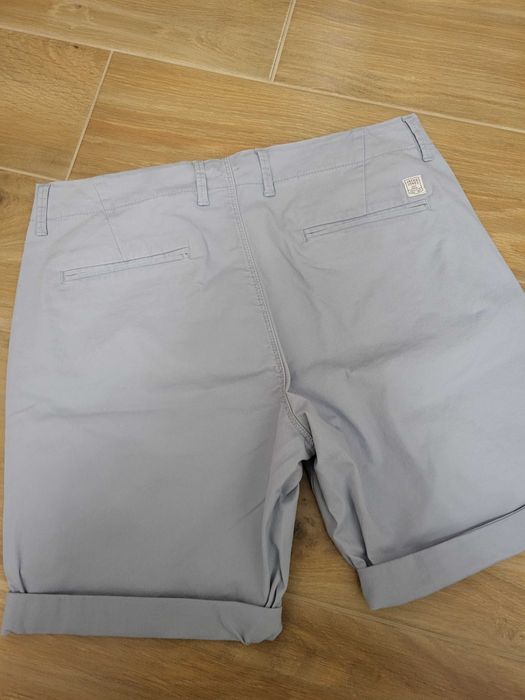 Spodenki L Regular Fit