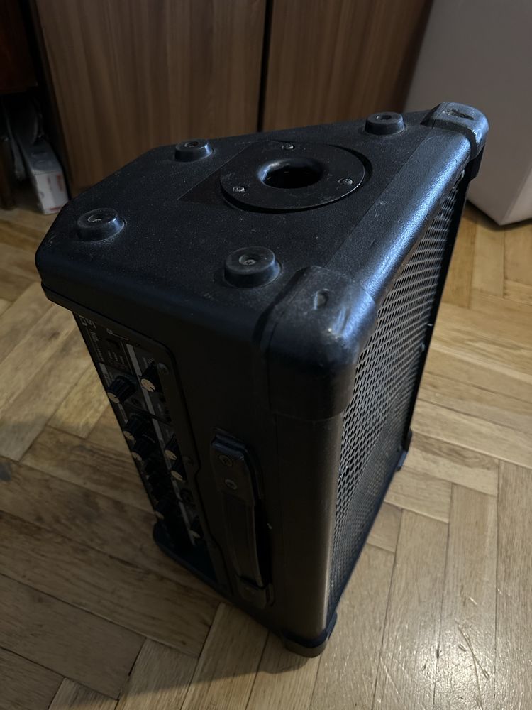 Roland Cube XL portatywny głośnik z zamontowaną baterią w środku